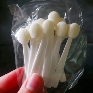 Disposible eyeshadow applicators for makeup